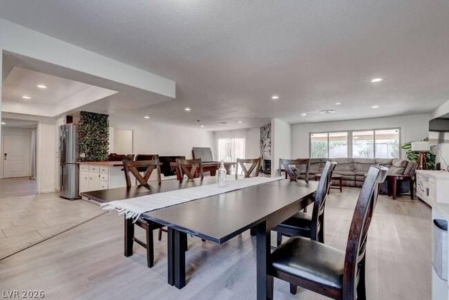 Building Photo - 1489 Santa Anita Dr