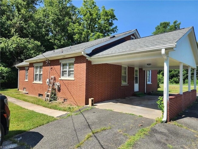 Building Photo - 571 Lovers Ln