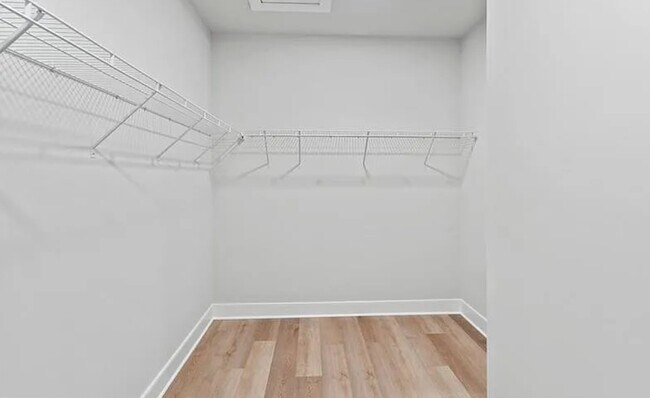 Building Photo - 405 Cranford Way