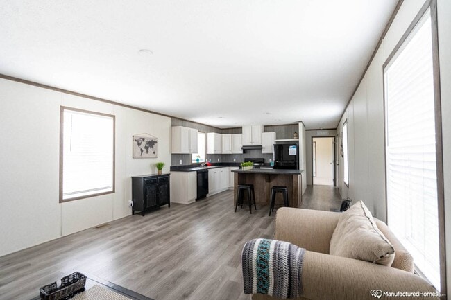 Building Photo - 808 Stanley St