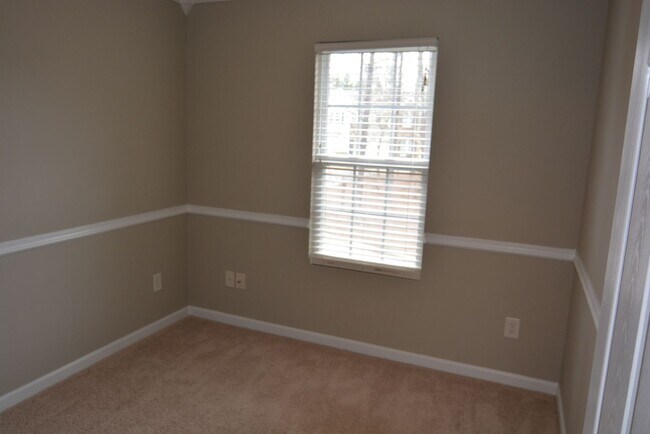 Building Photo - Sophisticated Living Near RTP & Duke