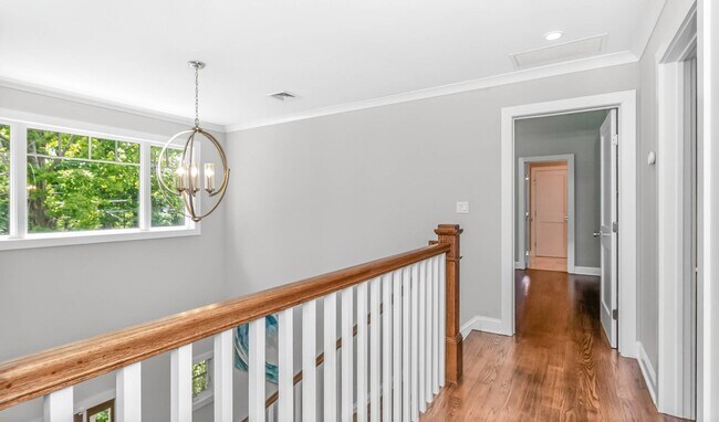 Building Photo - 112 Montauk Hwy