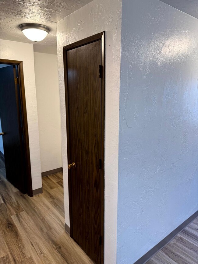 Building Photo - 2 Bedroom Duplex in Southwest Eugene