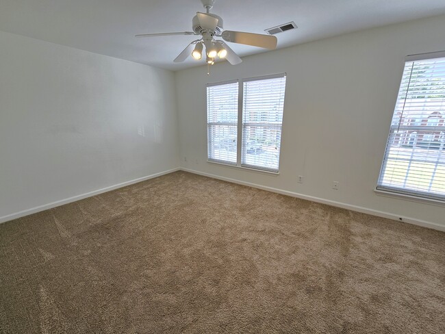 Building Photo - 205 Spring Crossing Cir