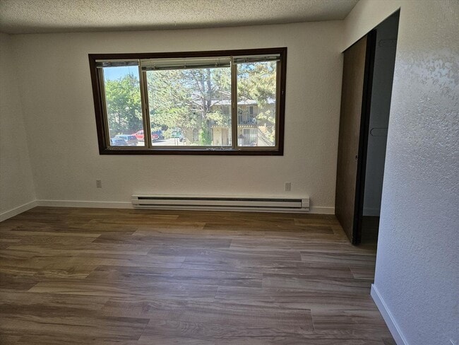 Building Photo - Remodeled 2/1.5 Townhome in a Quiet Fourplex