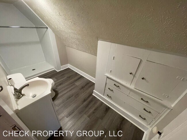 Building Photo - 3 br, 1 bath House - 712 Peytona Beach Road