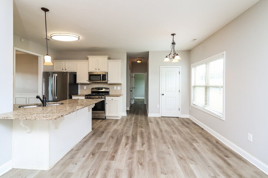 Building Photo - 235 Summer Gate Ln