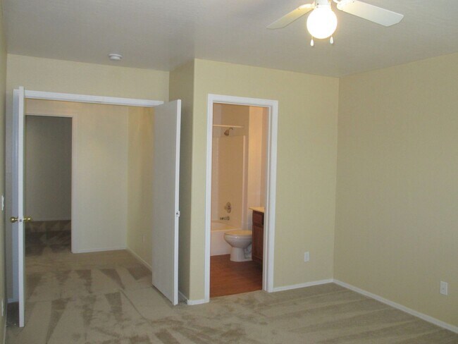 Building Photo - New Listing in Buckeye