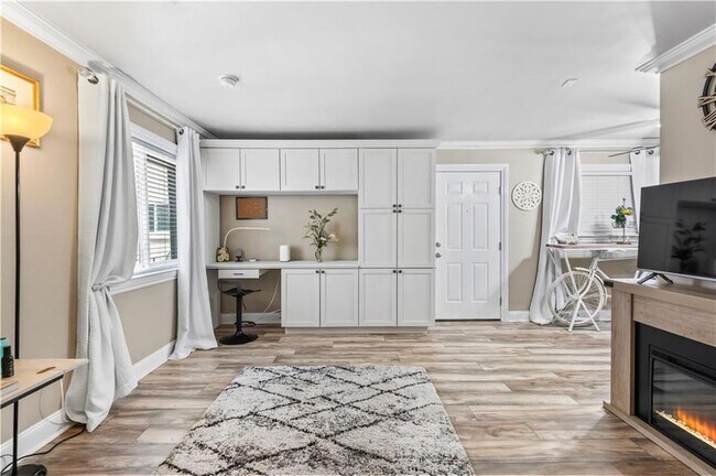 Building Photo - 500 Lake Marina Dr