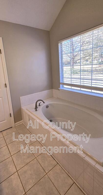 Building Photo - 155 Hope Hollow Rd