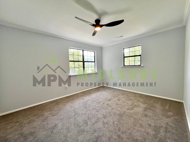 Building Photo - 746 Madera Rd