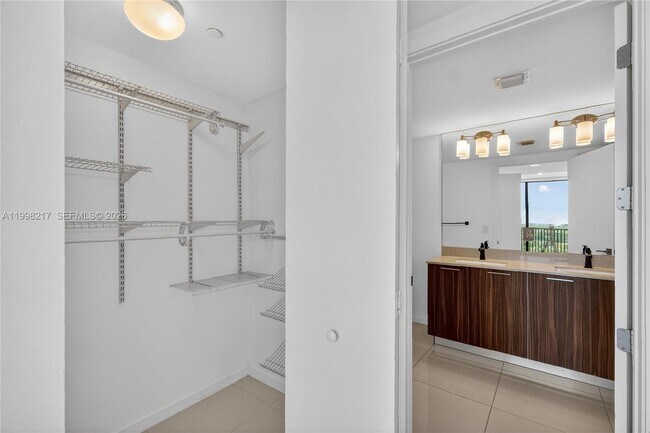 Building Photo - 5252 NW 85th Ave