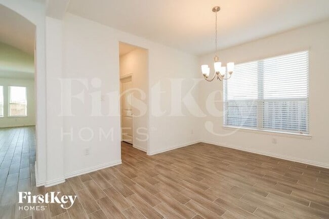 Building Photo - 15122 Arlington Park Ave