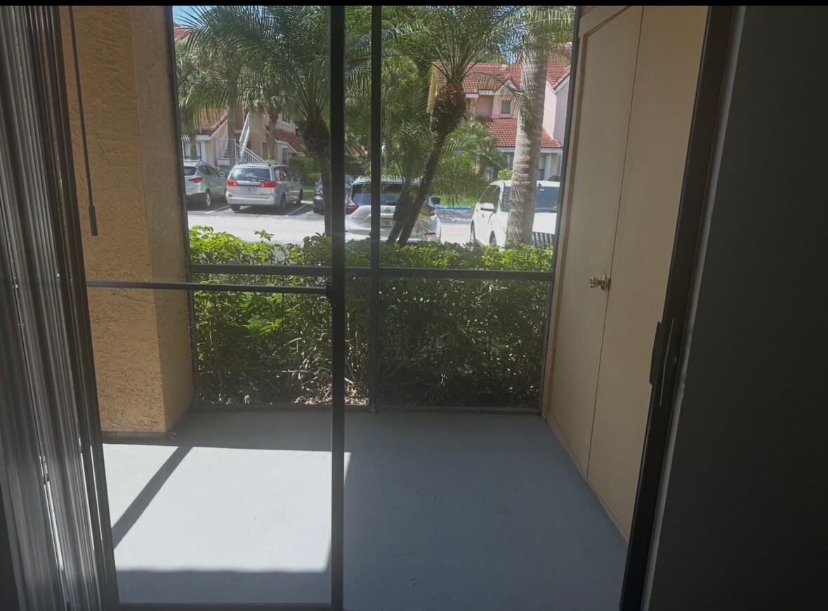 Building Photo - 15560 SW 104th Ter