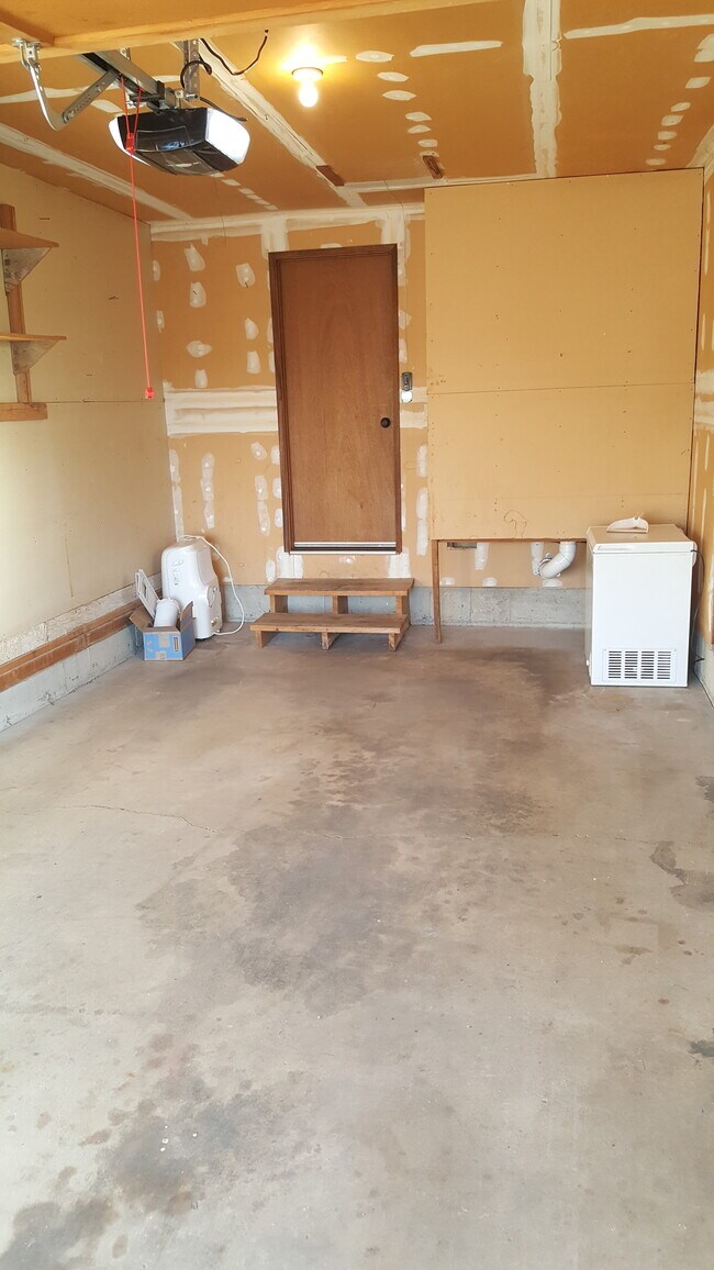 Building Photo - 13622 E 12th Ave