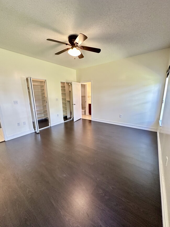 Building Photo - 5773 NW 99th Ave