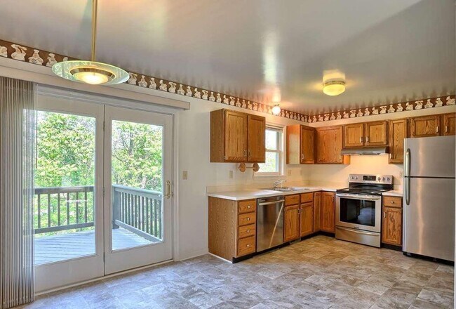 Building Photo - 50 Ironstone Dr