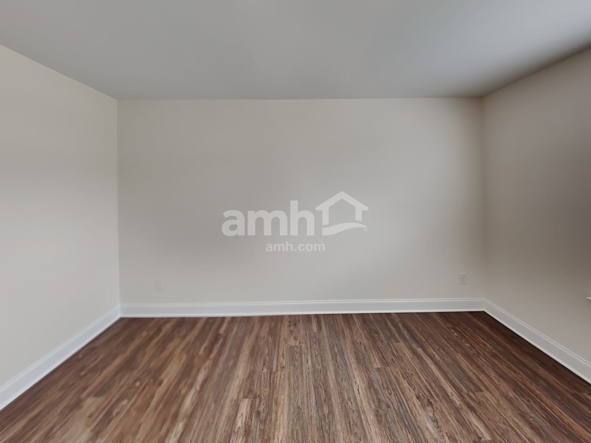 Building Photo - 2000 Bennett Dr