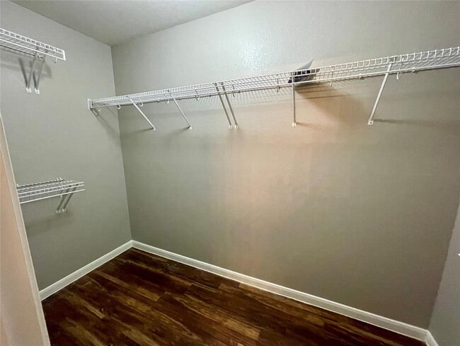 Building Photo - 800 Orchard St