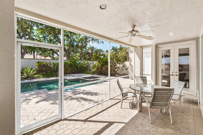 Building Photo - 6213 NW 21st Ct