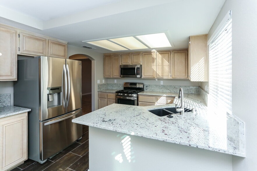 Building Photo - 4401 La Reina Cir