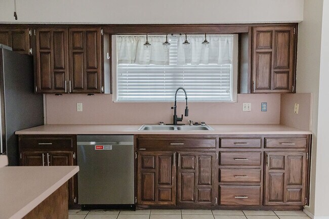 Building Photo - 1105 Gordon Blvd