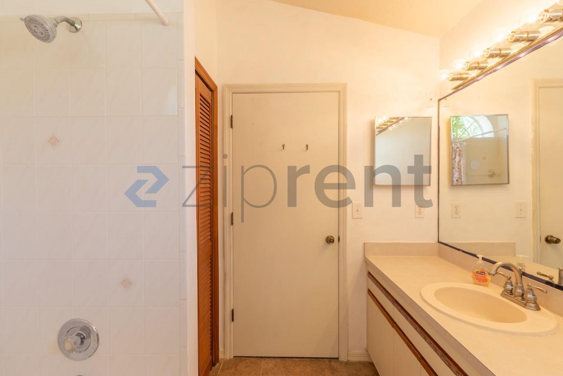 Building Photo - 7458 Carillon Ave