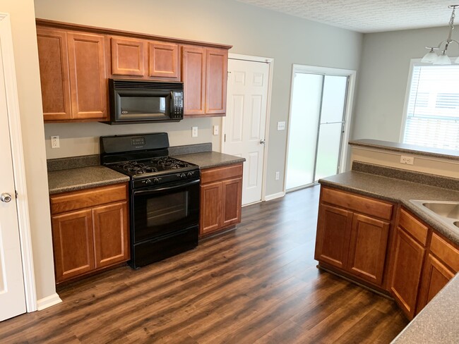 Building Photo - 406 Pepperbush Bend