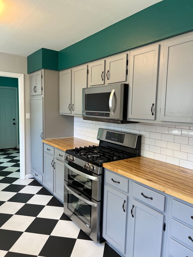 Building Photo - Move In Ready in Desirable Reno Neighborhood
