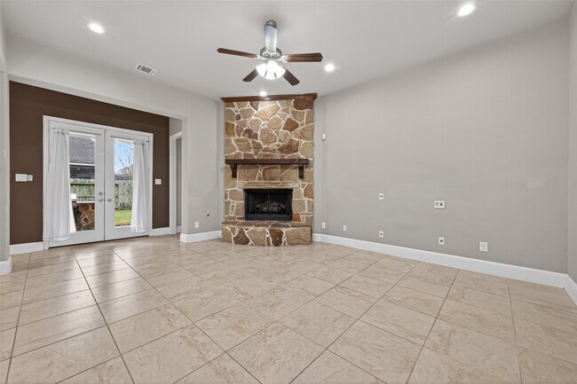 Building Photo - 16811 Kilgarth Dr