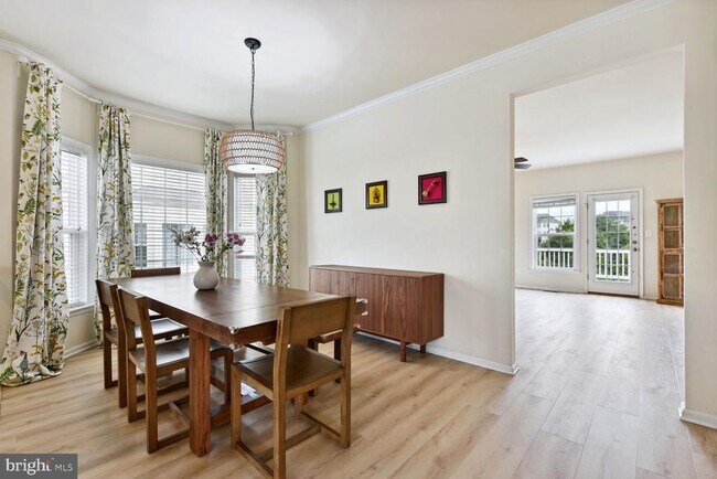 Building Photo - 25148 Sweet Myrtle Square
