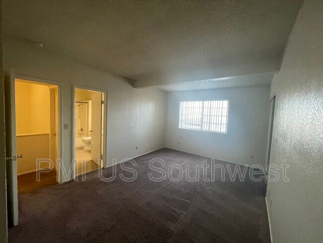 Building Photo - 424 Anna Cir