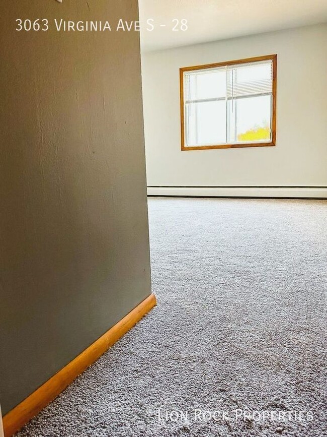 Building Photo - Cozy one bedroom in St. Louis Park for $11...