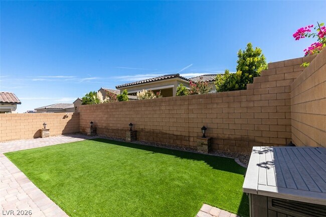 Building Photo - 10743 Skye Lily Ave
