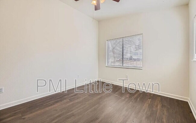 Building Photo - 256 W Jefferson Ave