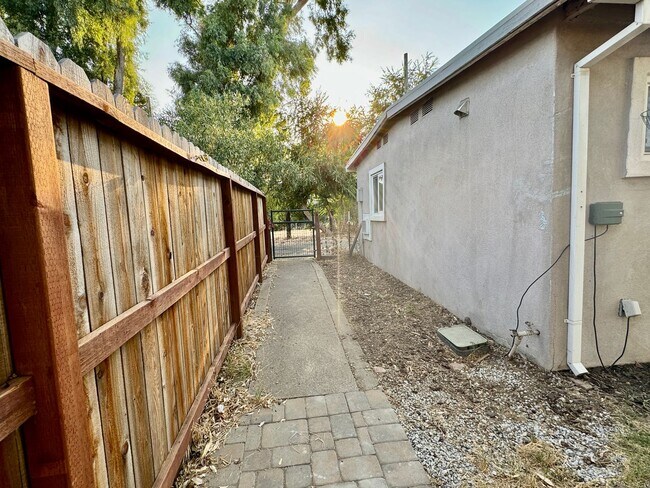 Building Photo - NOW AVAILABLE - 628 S FT STUDIO ON LARGE LOT