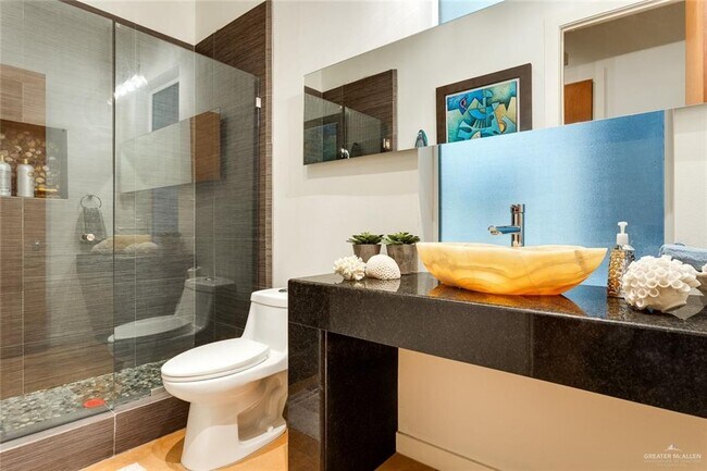 Building Photo - 15 N 43rd St