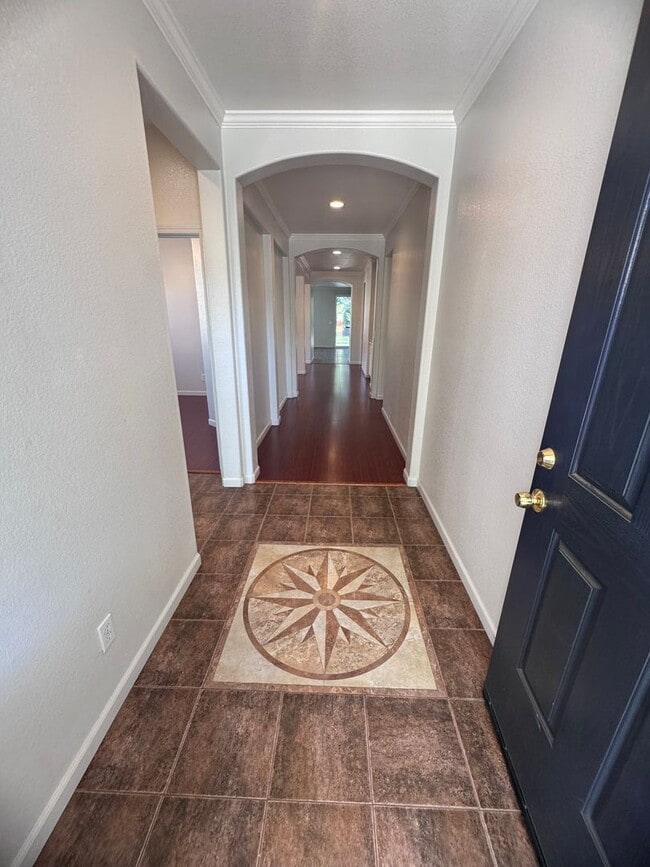 Building Photo - Stonelake Community - Four Bedroom!