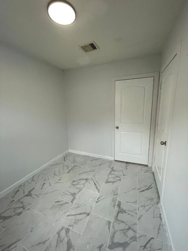 Building Photo - 7814 Richland Dr