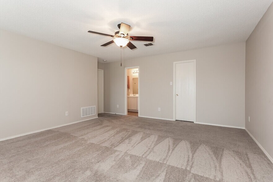 Building Photo - 918 Anvil Creek Dr