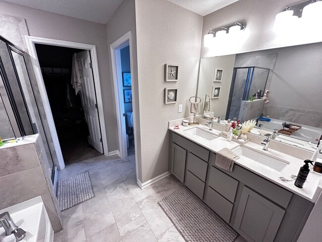 Building Photo - ? Immaculate 4 Bedroom, 3 Bath Home in Sto...