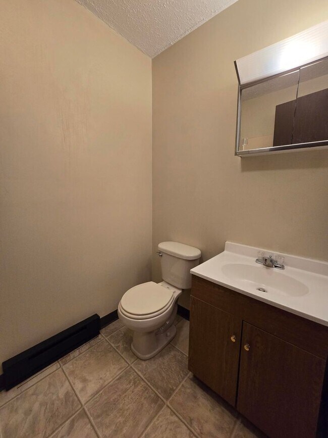 Building Photo - 20 Paul St