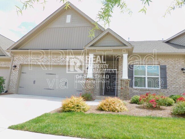 Primary Photo - 6826 Magnolia Pk Ct