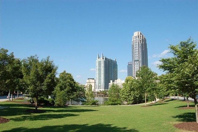 Building Photo - 395 Laurent St NW