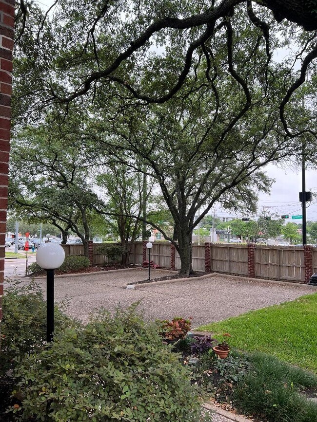 Building Photo - 2602 W Holcombe Blvd