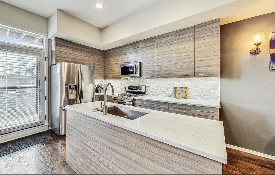 Building Photo - 1343 N Mohawk St