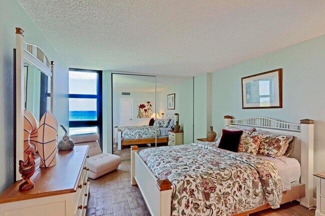 Building Photo - 5550 N Ocean Dr