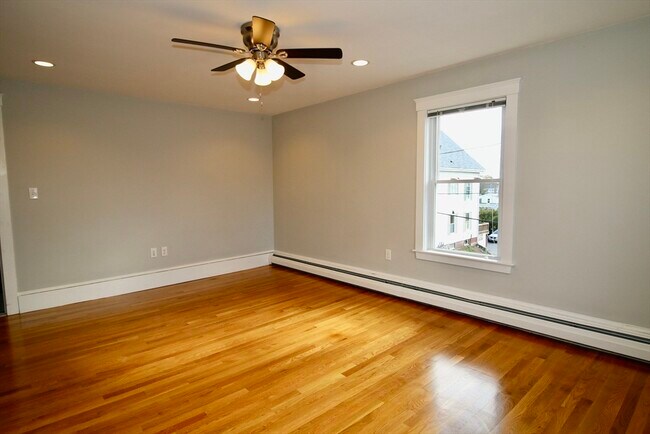 Building Photo - 2 Forest St