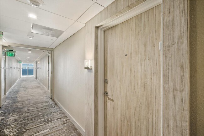 Building Photo - 10275 Collins Ave