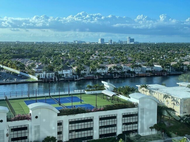 Building Photo - 2501 S Ocean Dr